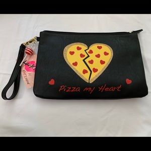 ✨NWT✨ Betsey Johnson Pizza My Heart Wristlet